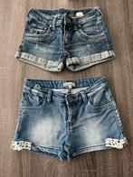2 meisjes korte broeken maat 152, Ophalen of Verzenden, Zo goed als nieuw, Meisje, Broek