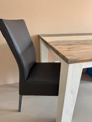 Henders & Hazel Eetkamertafel  beschikbaar voor biedingen