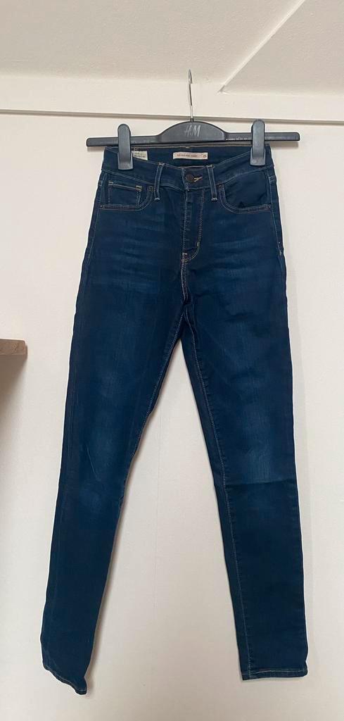 Levi’s 721 high rise skinny donkerblauw w25 l28 skinny broek, Kleding | Dames, Spijkerbroeken en Jeans, Zo goed als nieuw, W27 (confectie 34) of kleiner