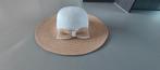 Elegante Dameshoed met Strik - Zo goed als nieuw, Ophalen, Hoed, One size fits all, Onbekend