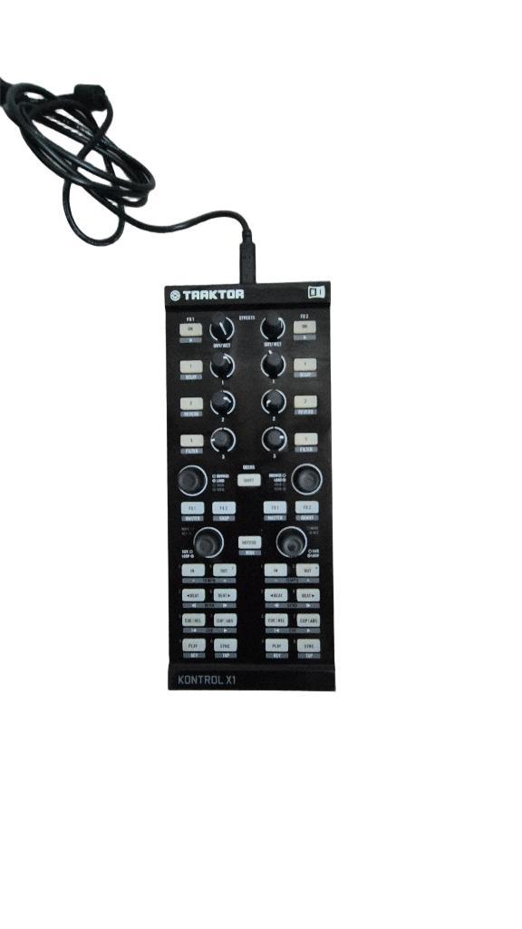 Traktor Kontrol X1 – DJ Controller – Native Instruments, Muziek en Instrumenten, Dj-sets en Draaitafels, Zo goed als nieuw, Dj-set