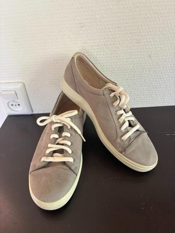 zo goed als nieuwe leren Ecco schoenen mt.40 € 18,00 beschikbaar voor biedingen