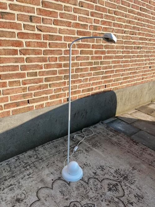 Vintage Italiaanse design vloerlamp van Brama Milano, Huis en Inrichting, Lampen | Vloerlampen, Gebruikt, 100 tot 150 cm, Metaal