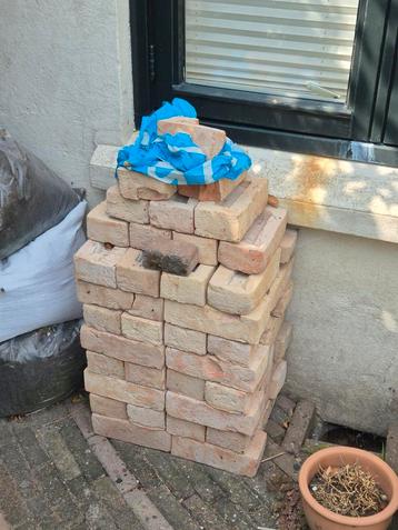 Metselstenen ~50 stuks beschikbaar voor biedingen