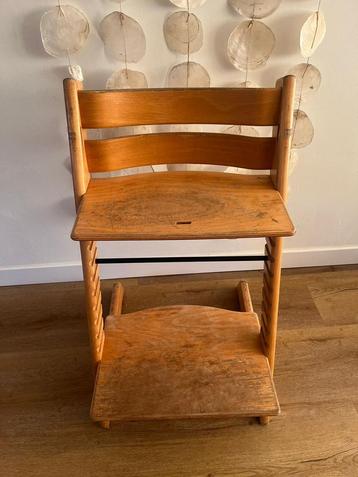 2x tripp trapp stoelen te koop €70 per stuk samen €120 beschikbaar voor biedingen