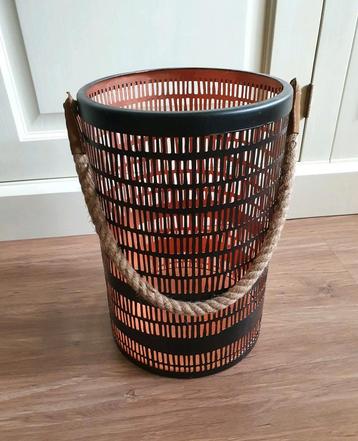 Nieuwe decoratieve metalen kandelaar/windlicht interieur  beschikbaar voor biedingen
