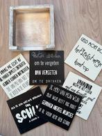 Onderzetters met Tekst - Cadeau Idee, Huis en Inrichting, Woonaccessoires | Onderzetters, Ophalen of Verzenden, Nieuw, Glas of Kopje