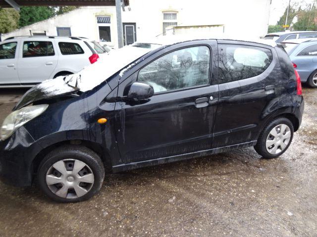 Suzuki Alto bj 2009 143000 km 5 deurs 5 gang voor demontage., Gebruikt, -, -, Ophalen of Verzenden