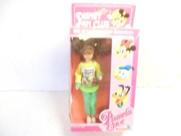 Disney Fanclub figuurtje 16cm hoog Mickey Mouse op kleding beschikbaar voor biedingen