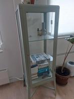 Ikea Fabrikör Vitrinekast - Bleek Grijsgroen, Huis en Inrichting, Ophalen, Met plank(en), 100 tot 150 cm, 50 tot 100 cm