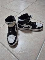 Nike mid. Wit zwart. Maat 36. Binnenzool 22.5 cm., Ophalen, Gebruikt, Nike, Jongen of Meisje