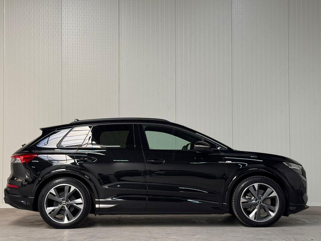 Audi Q4 e-tron 40 S-LINE Competition 77kWh l SOH 93.6% l HUD, Automaat, Achterwielaandrijving, 520 km, Zwart