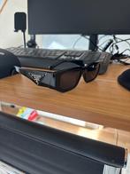 Stijlvolle Prada Zonnebril - Zwart, Sieraden, Tassen en Uiterlijk, Zonnebrillen en Brillen | Dames, Zonnebril, Prada, Zwart, Ophalen of Verzenden