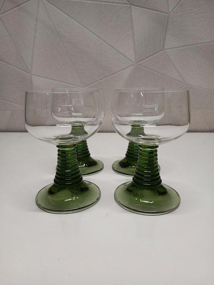 Wijnglazen met groene voet, Antiek en Kunst, Antiek | Glas en Kristal, Ophalen of Verzenden