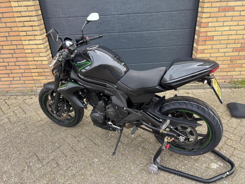 Kawasaki ER‑6N 2016 8k km – Akrapovič uitlaat, Motoren, 2 cilinders, Gebruikt, Particulier, Meer dan 35 kW