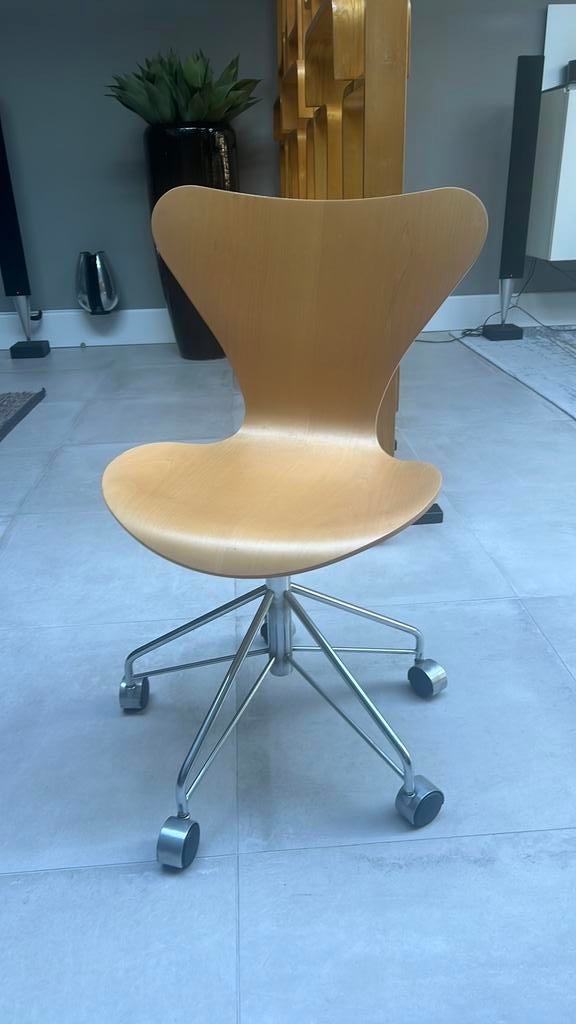 Bureaustoel Arne jacobsen, Huis en Inrichting, Bureaustoelen, Ophalen of Verzenden, Zo goed als nieuw, Zwart