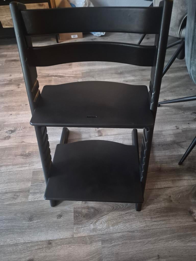 Stokke Trip Trap Meegroeistoel - Zwart (Opgeknapt), Kinderen en Baby's, Kinderstoelen, Ophalen, Zo goed als nieuw, Meegroeistoel