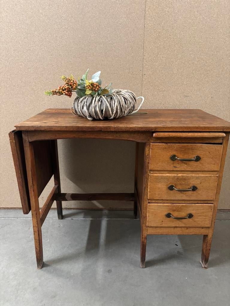 Vintage bureau / kinderbureau, Ophalen, Studio Larilo, Overige typen, Studiolarilo@gmail.com