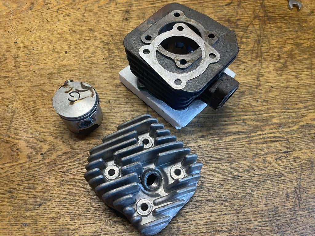 Peugeot horizontaal 70cc kit compleet, Ophalen, Zo goed als nieuw, Cilinder