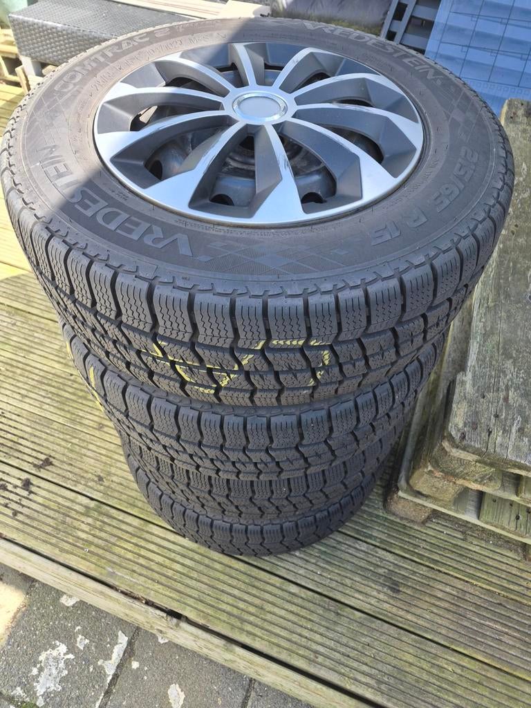 Vredestein Comtrac Winterbanden op stalen velgen 15 inch, Ophalen, 15 inch, Banden en Velgen, Winterbanden