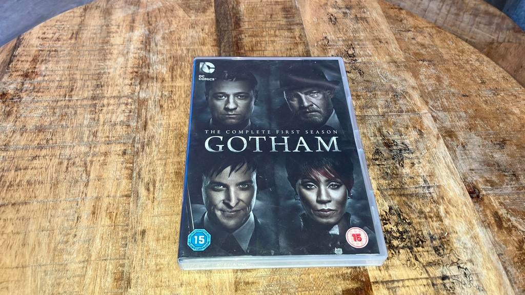 Gotham Season 1 dvd box        (18), Ophalen, Zo goed als nieuw