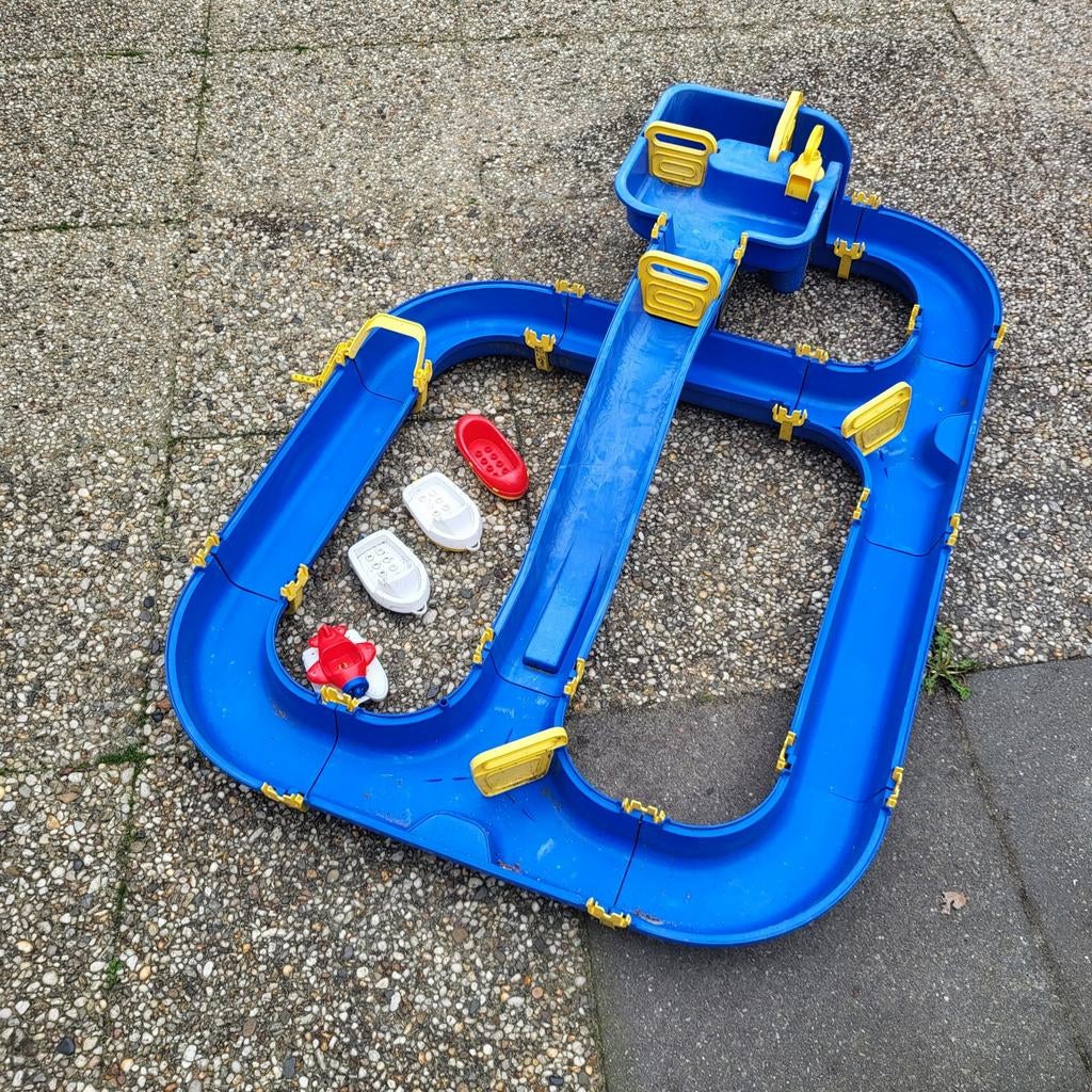 Waterbaan met bootjes en vliegtuig, Kinderen en Baby's, Speelgoed | Buiten | Los speelgoed, Ophalen