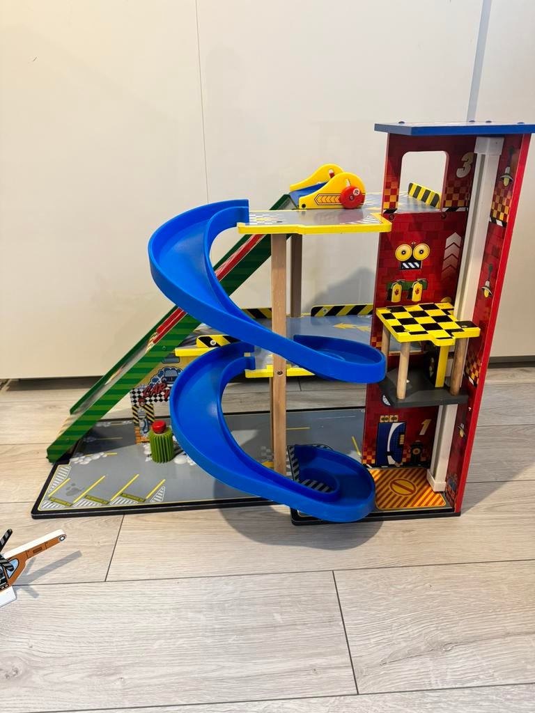 Houten autowasstraat / autobaan, Kinderen en Baby's, Ophalen, Zo goed als nieuw, Handmatig, Overige merken