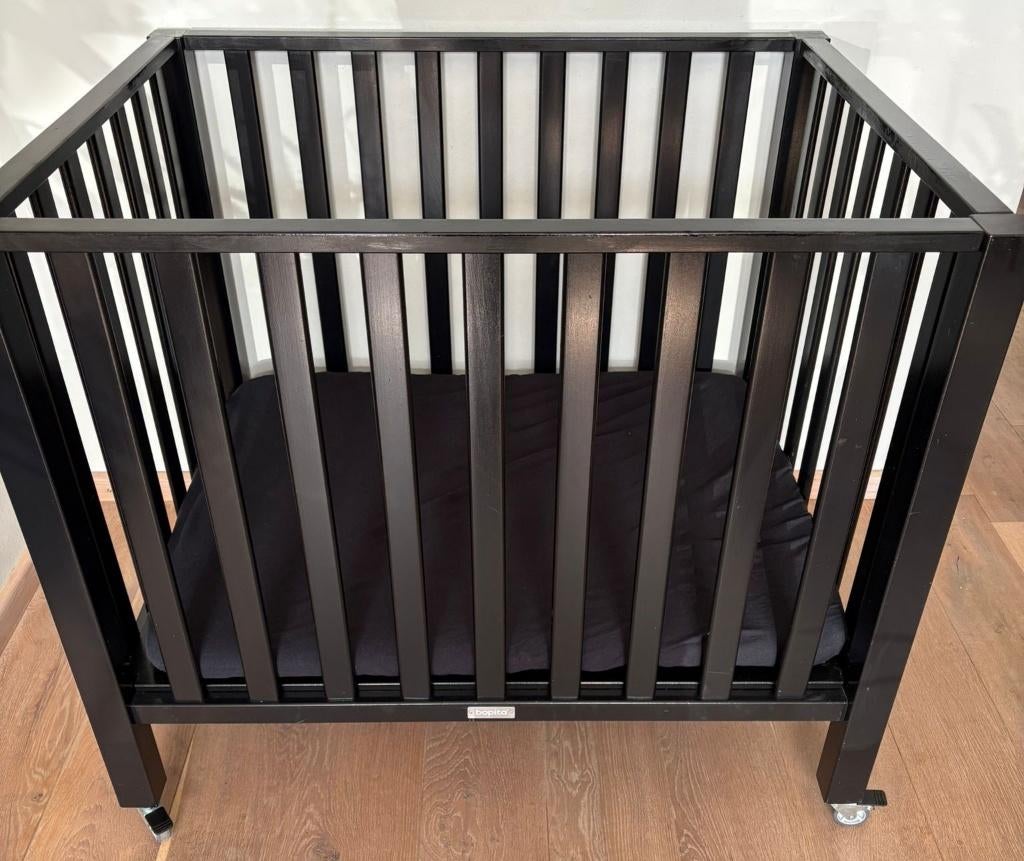 Bopita box Brent zwart incl. wielen, matras & Koeka boxkleed, Kinderen en Baby's, Boxen, Ophalen, Zo goed als nieuw, Rechthoekig