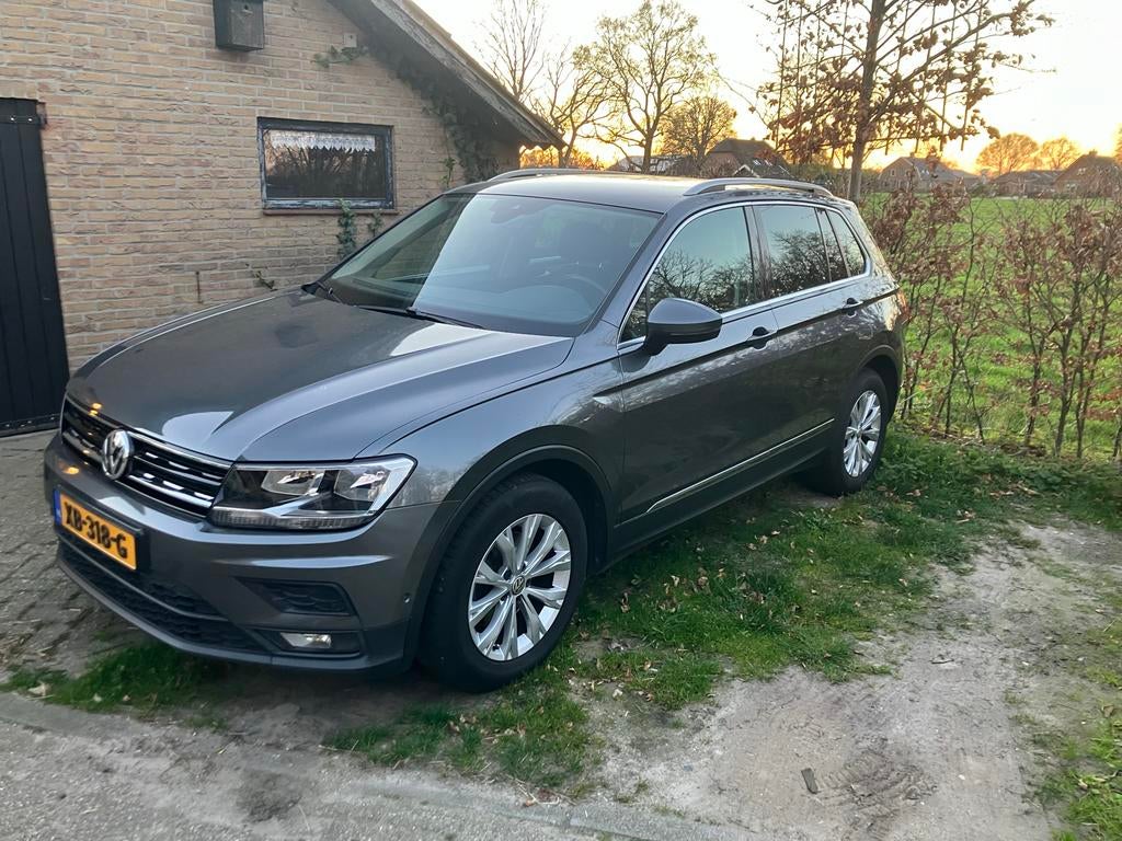 Volkswagen Tiguan 1.5 TSI ACT 150pk 2018 Grijs, Auto's, Voorwielaandrijving, 4 cilinders, 75 €/maand, Handgeschakeld