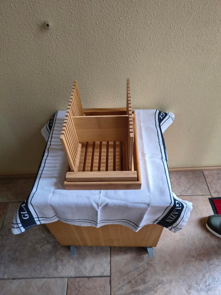 Houten snijplank voor zelfgebakken brood, Ophalen