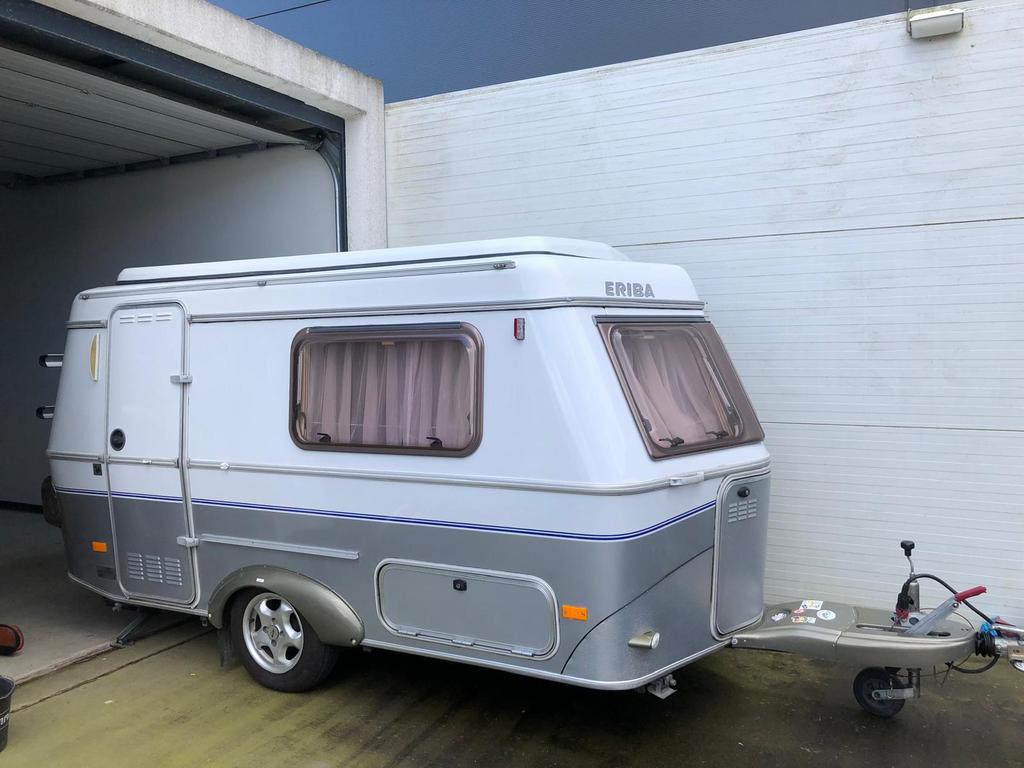 Eriba Puck L GT 225 bouwjaar 2004, Caravans en Kamperen, Caravans, Standaardzit, Schokbreker, Particulier, 4 tot 5 meter