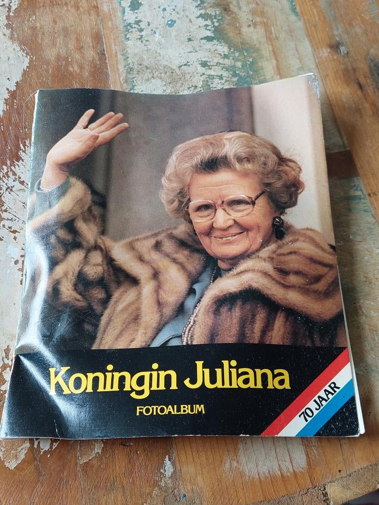 Koningin Juliana Fotoalbum 70 jaar, Ophalen of Verzenden, Gebruikt