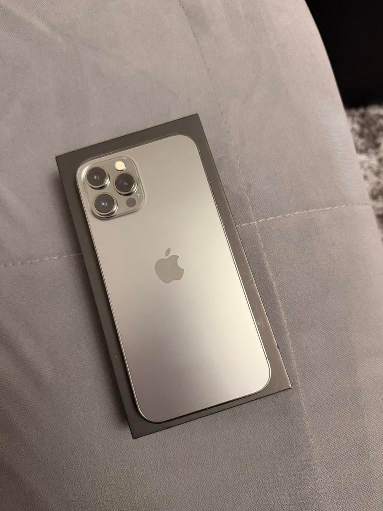 iPhone 12 Pro Max + Apple Watch SE 40mm + accessoires, Telecommunicatie, Mobiele telefoons | Apple iPhone, Ophalen, IPhone 12 Pro Max