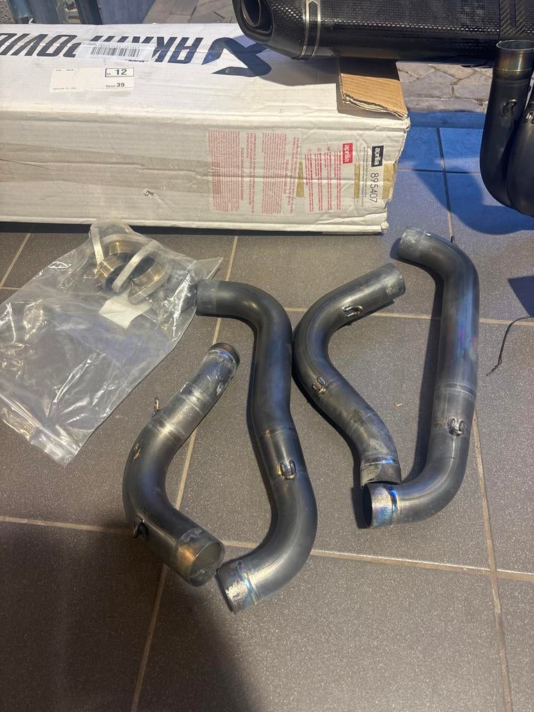 Akrapovic titanium uitlaat Aprilia RSV 2014, Motoren, Onderdelen | Overige, Ophalen of Verzenden, Gebruikt