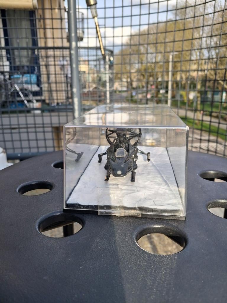 James bond 007, Hobby en Vrije tijd, Modelauto's | 1:43, Ophalen of Verzenden, Zo goed als nieuw, Auto, Overige merken