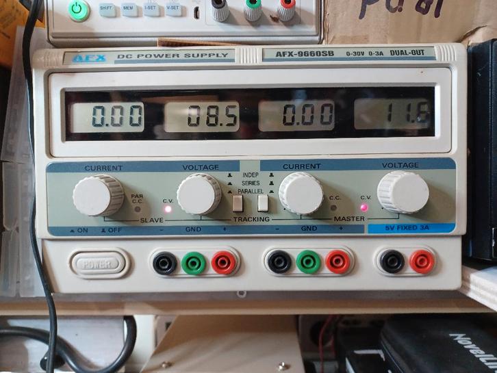Labvoeding 2x 30 volt, Doe-het-zelf en Verbouw, Meetapparatuur, Zo goed als nieuw, Elektriciteit, Ophalen of Verzenden