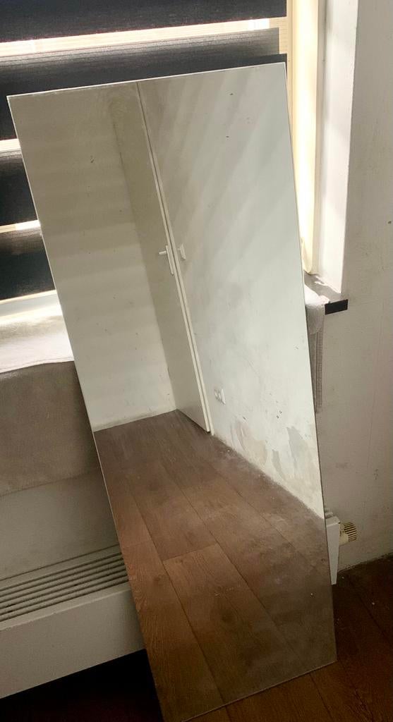 Zeer Prachtige Spiegel Kleur Grijs zijkant, Huis en Inrichting, Woonaccessoires | Spiegels, Ophalen of Verzenden