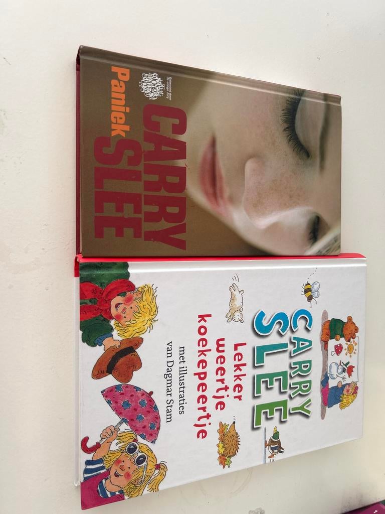Carry Slee Boeken: Paniek & Lekker Weertje Koekepeertje, Ophalen of Verzenden, Gelezen, Fictie algemeen