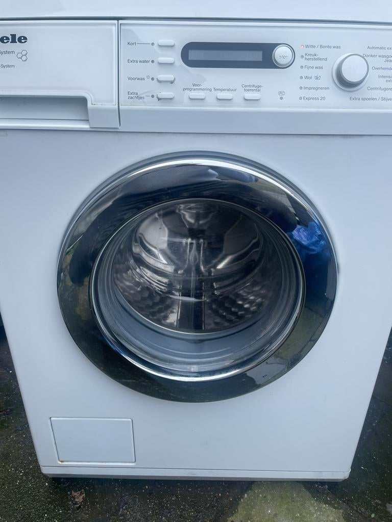 Miele wasmachine 2x LEES  BESCHIJVING, Ophalen, 6 tot 8 kg, Gebruikt, 1600 toeren of meer