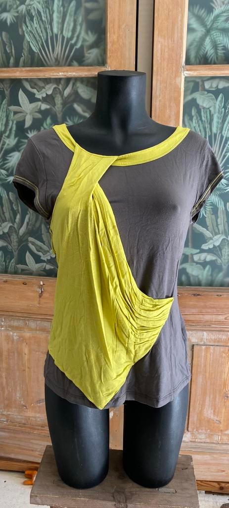 Karen Millen t-shirt maat m (14), Kleding | Dames, Maat 38/40 (M), Ophalen of Verzenden, Korte mouw, Grijs