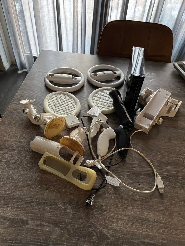 Wii met spellen, 3 spelers of meer, Ophalen of Verzenden, Zo goed als nieuw, Vanaf 3 jaar