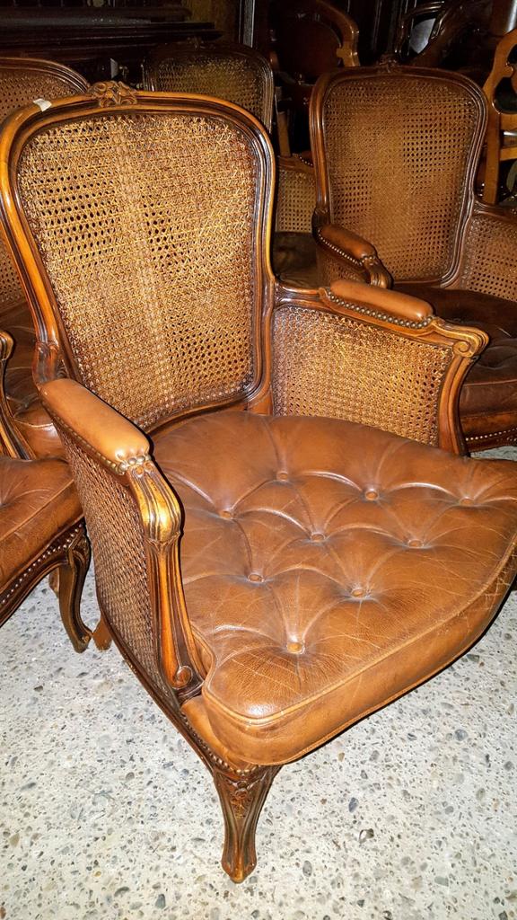 Klassiek noten fauteuis, Huis en Inrichting, Ophalen