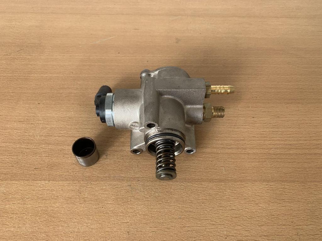 hogedrukpomp VAG 1.6 FSI 03C127025R vw golf touran audi A3, Gebruikt, -, -, Ophalen of Verzenden