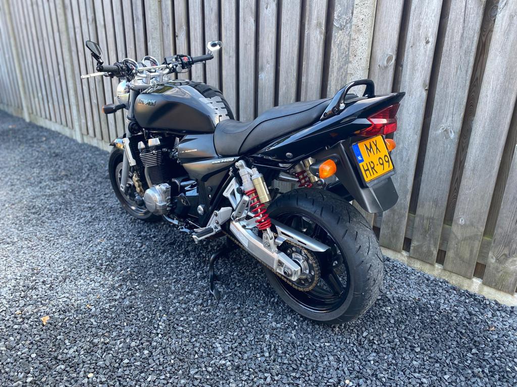 Suzuki Tour GSX 1400 Black Edition 106PK! Nette Staat, Motoren, Garage Osseveld, Bedrijf, Info@garageosseveld.nl, Meer dan 35 kW