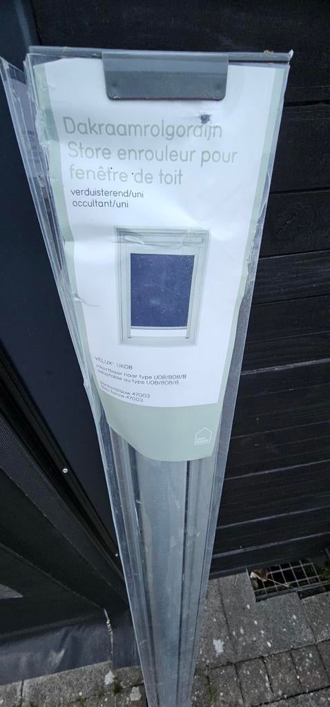 Dakraamrolgordijn geschikt voor een Velux dakraam type UK08/, Ophalen, Nieuw