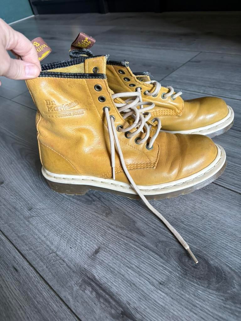 Dr Martens maat 40, Kleding | Dames, Schoenen, Ophalen of Verzenden, Zo goed als nieuw, Overige kleuren