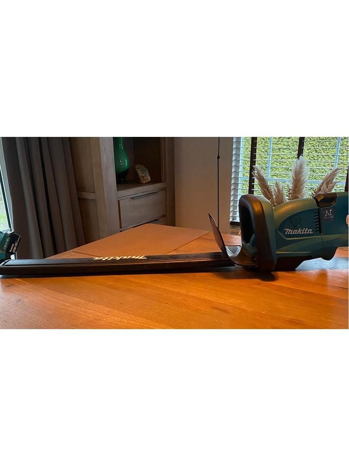 bladblazer, heggenschaar en accu's Makita, Tuin en Terras, Heggenscharen, Zo goed als nieuw, Accu, Ophalen of Verzenden