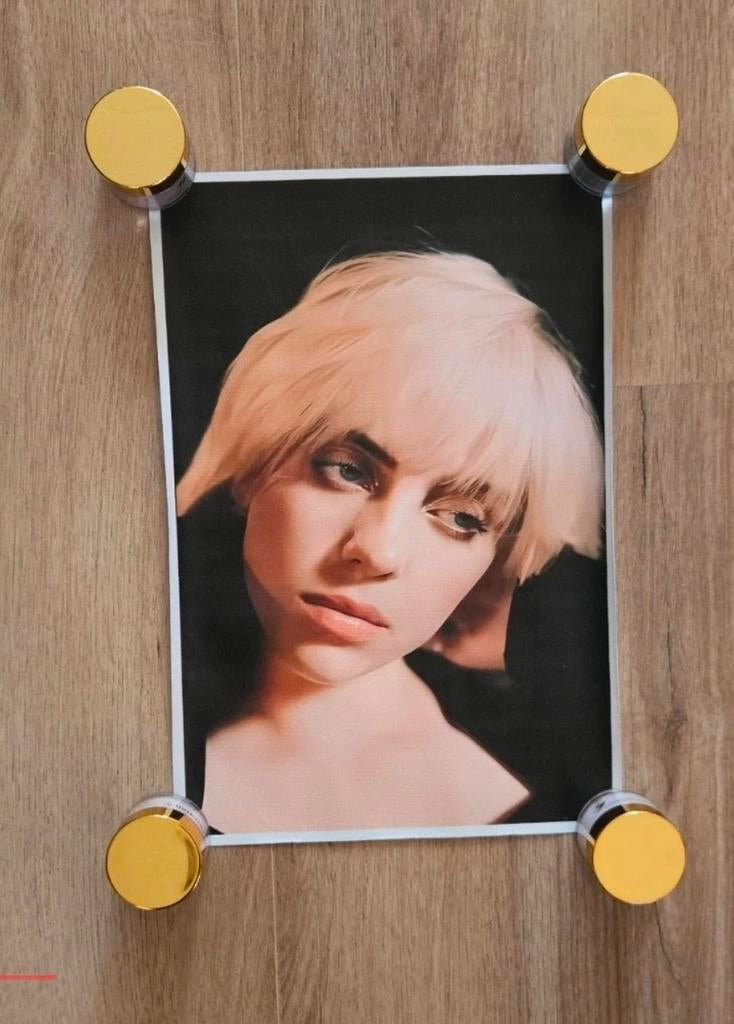 Billie Eilish | Het grootste aanbod cadeau's en posters | 3 1 GRATIS