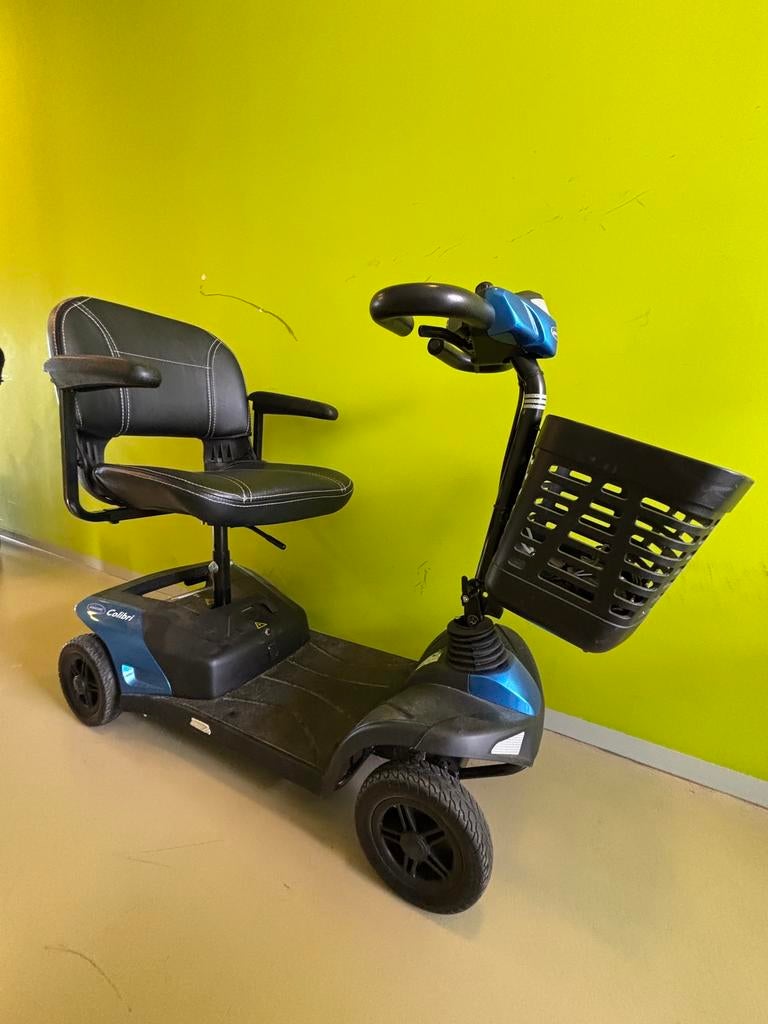 Opvouwbare scootmobiel., Ophalen, 10 km/u of minder, 15 km of minder, Invacare