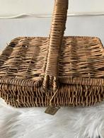 Riviera Maison picknick mandje en lantaarn, Huis en Inrichting, Woonaccessoires | Overige, Ophalen, Zo goed als nieuw